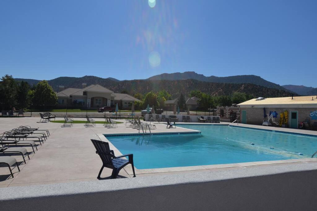 Tacit Shadow Resort Paradise Deluxe Suite, Gym, Coffee Bar, Hot-Tub, Free Laundry, Food Available Parowan ภายนอก รูปภาพ