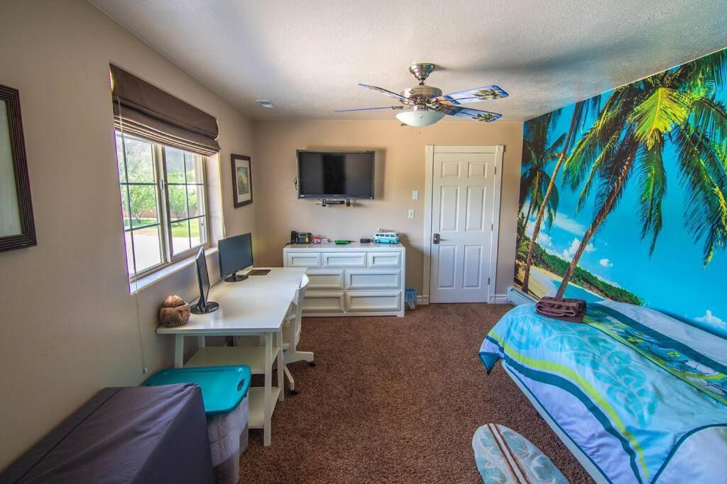 Tacit Shadow Resort Paradise Deluxe Suite, Gym, Coffee Bar, Hot-Tub, Free Laundry, Food Available Parowan ภายนอก รูปภาพ